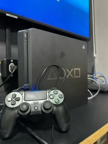 PlayStation 4 1Tb Leia a descrição