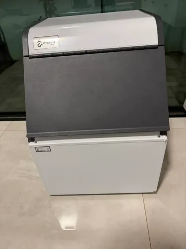 Máquina de gelo Everest