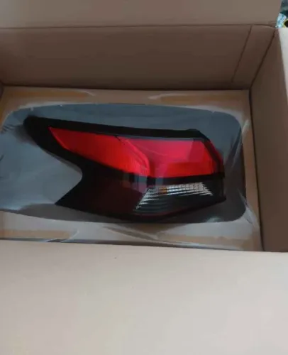 Lanterna traseira Nissan Versa 2020 a 2024