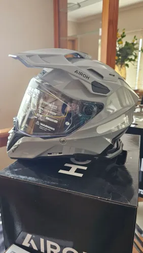 Capacete Airoh Commander 2 Cement Grey - tamanho L (59-60)