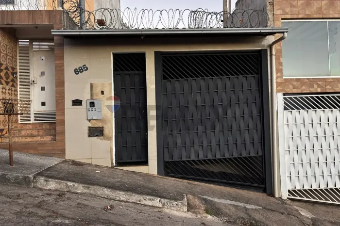 Alugue: Casa 2 Qtos em Castanheiras II, MG