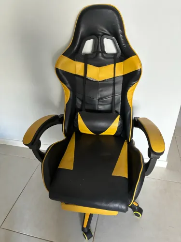Cadeira gamer precisando de reparo
