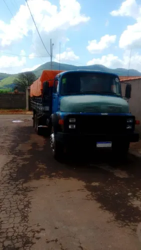Caminhão Mercedes Benz 1313