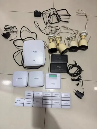 Kit completo Intelbras AMT 8000 + 11 sensores + 4 câmeras
