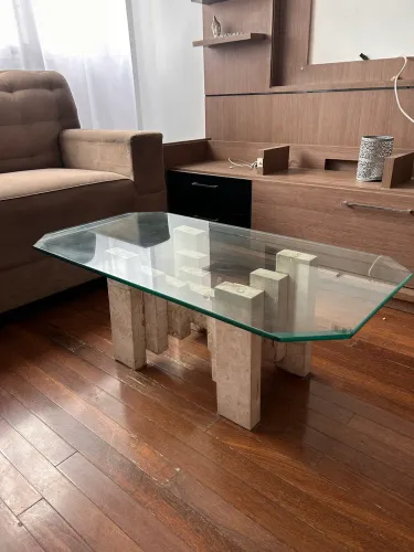 Mesa de Centro em Mármore e Vidro - Elegante e Resistente