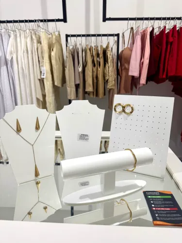 Kit expositor em acrílico para joias, semijoias e bijuterias