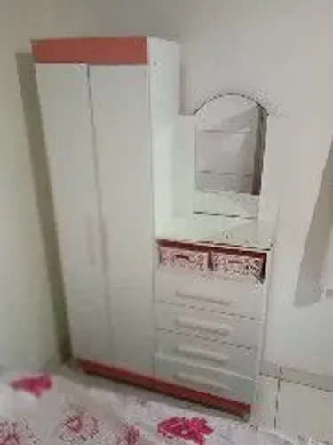 Cômoda com espelho