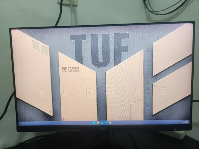 Aoc 24 polegadas 165hz com defeito,