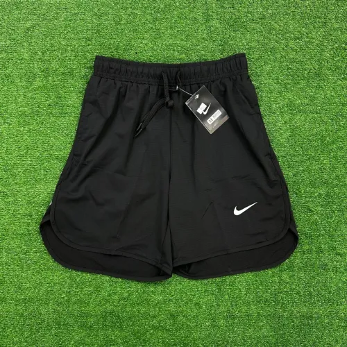 Shorts esportivos