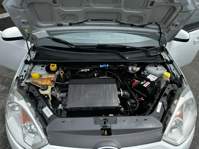 Ford Fiesta Sedan SE 1.6 8V Flex 4P 2014