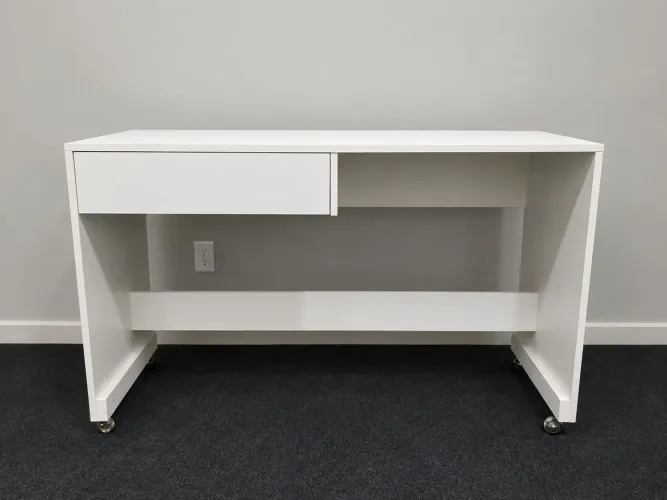 Mesa escritório com rodinhas