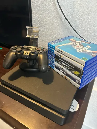 Play 4 1Tb + 3 Jogos e controle