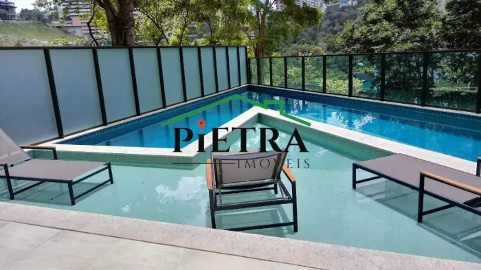 Luxuoso apartamento no Vila da Serra