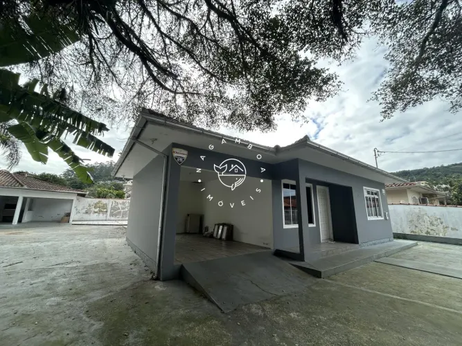 Casa com Piscina para Locação Fazenda Santo Antônio, São José/SC
