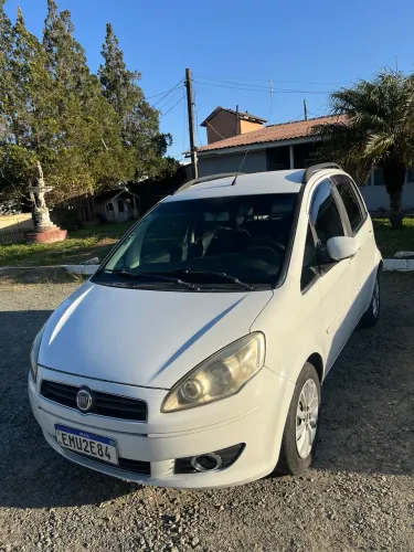 Fiat Idea Essence 1.6 Flex 16V 5P 2012