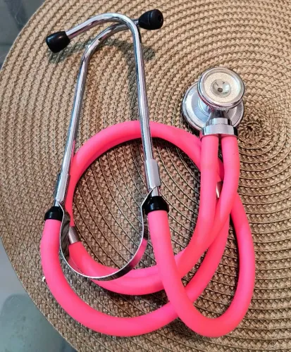 Estetoscópio e esfignomanometro acadêmicos