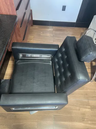 2 poltronas de cabeleiro