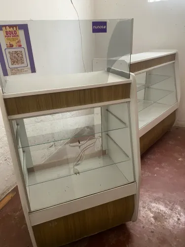 Vendo 2 balcão expositor 