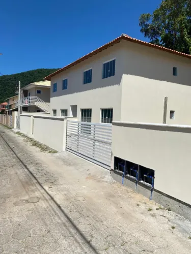 Apto 2 quartos Armação do Pântano do Sul