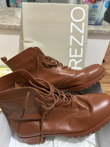 Bota Arezzo semi nova couro