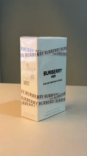 Burberry HER