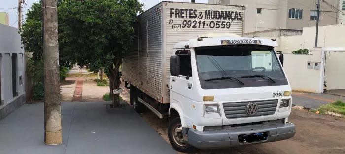 Caminhão Baú - Volkswagen 8-120