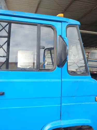 Caminhão MB 608