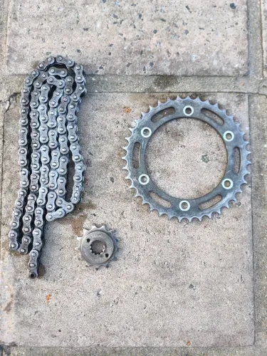 Kit tração XRE 300 SCUD com Retentor e pião Riffel