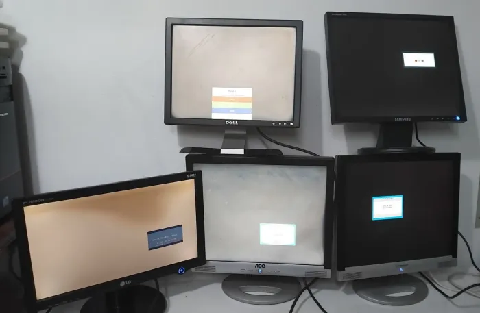 Monitores lote apenas 240 reais