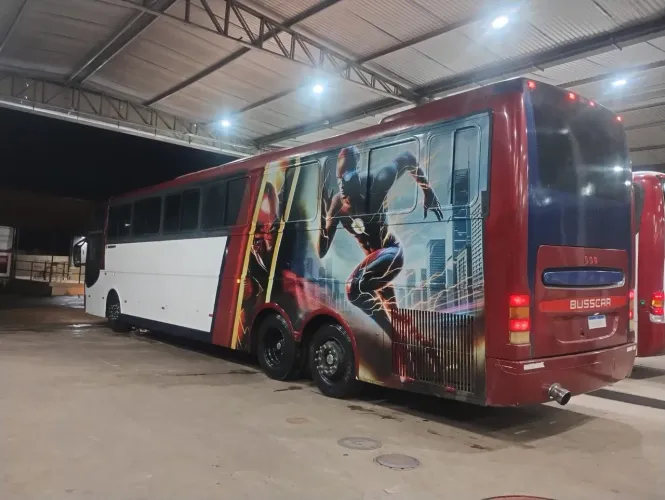Plotagem em ônibus de turismo e etc.