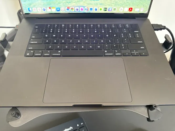 Apple MacBook Pro M3 16? 18Gb 512Gb