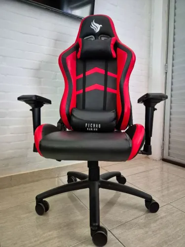 Cadeira Gamer Incrível (marca Pichau)