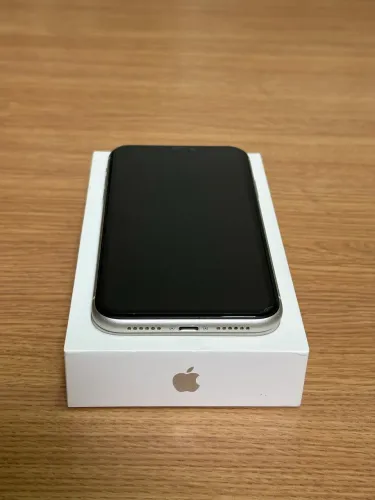 VENDO IPHONE 11 64GB