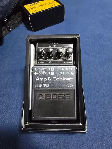 BOSS IR-2 (Pedal Preamp + Gabinete)