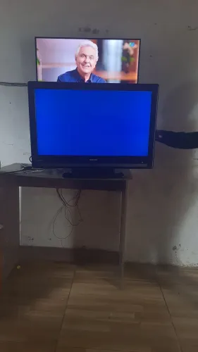 Vende-se TV 42 polegadas não é smart