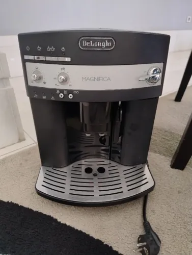 Cafeteira De. Longhi Magnífica