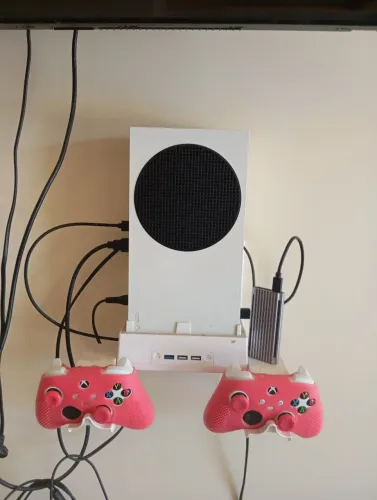 Vendo Xbox séries S com 2 controles, ssd nvme 1 Terá, suporte de parede RGB com baterias