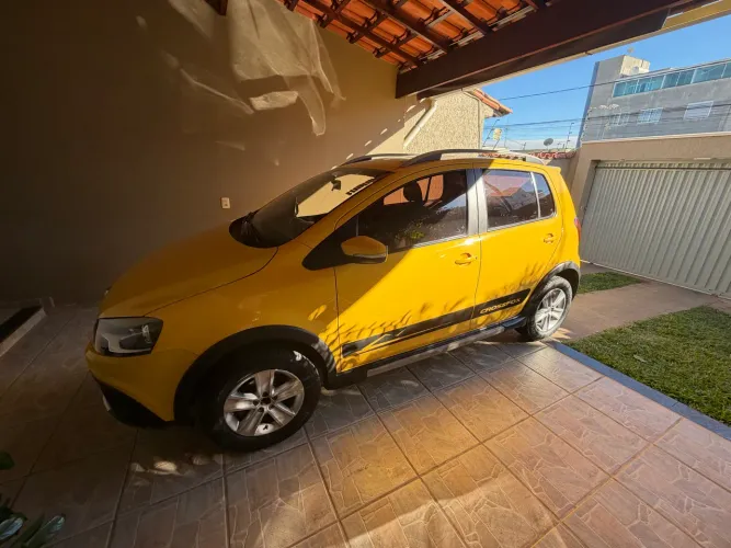 Volkswagen Crossfox 1.6 MI Total Flex 8V 5P 2011