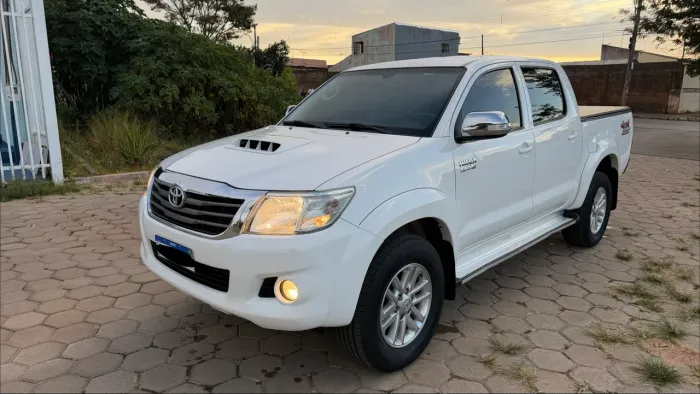 Toyota Hilux CD SRV D4-d 4X4 3.0 TDI Diesel AUT 2015