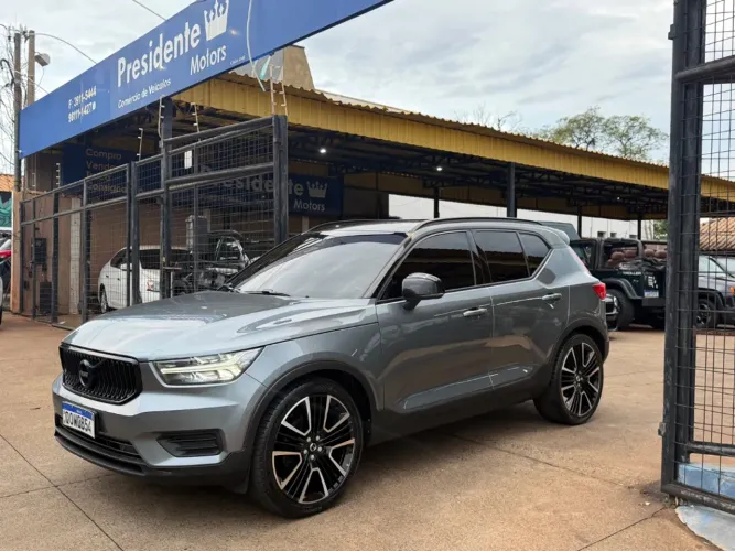 Volvo XC40 XC 40 T-4 Momentum 2.0 190cv FWD 2019