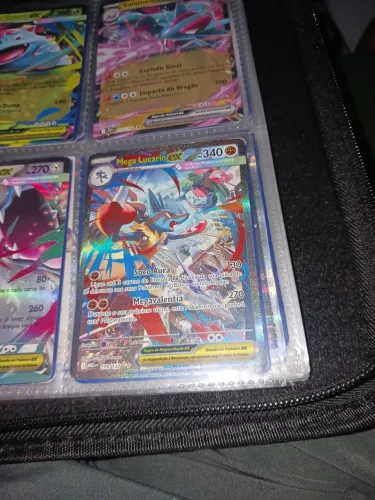 Carta pokemon Mega lucario ex em perfeita condição