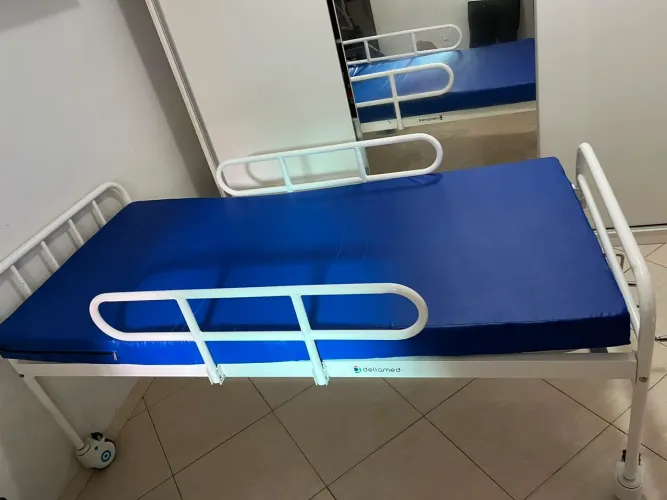 ? VENDO CAMA HOSPITALAR + CADEIRA DE RODAS