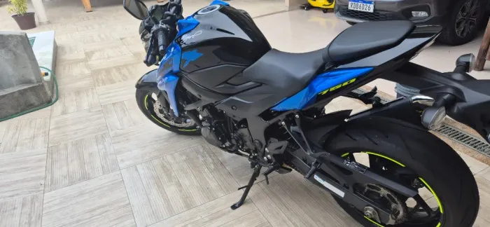 Moto SUZUKI 750 Ano 2022/23 nova R$ 57.000