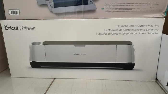 Vendo cricut Maker com acessórios