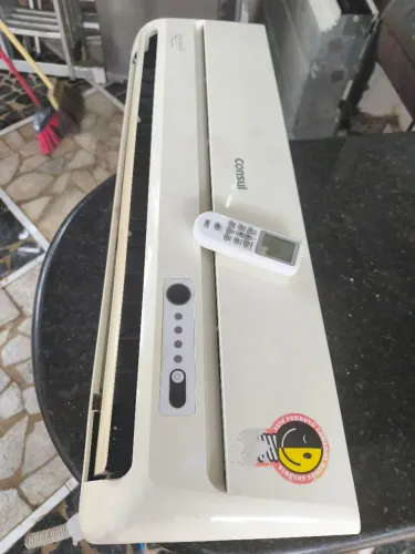 Split 12 mil BTUs completo semi novo $2300 já incluso instalação simples