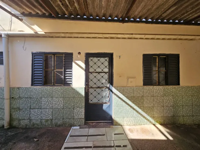 Alugo casa QR 210 Santa Maria