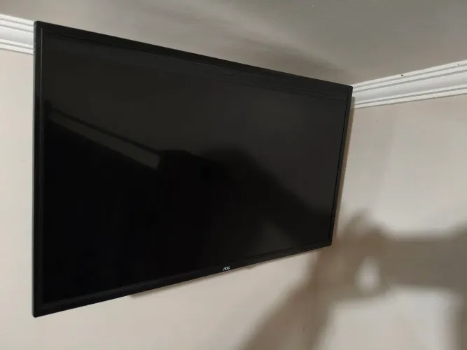 Televisão 32 polegadas - AOC com Suporte Articulado