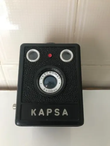 Câmera fotográfica Kapsa antiga 
