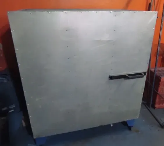 Forno para cura de pintura eletrostática, 120x120x60cm controle eletrônico digital.