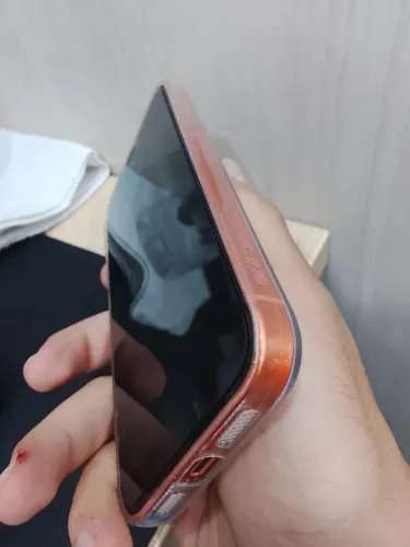 iPhone XR com carcaça do 17 pro